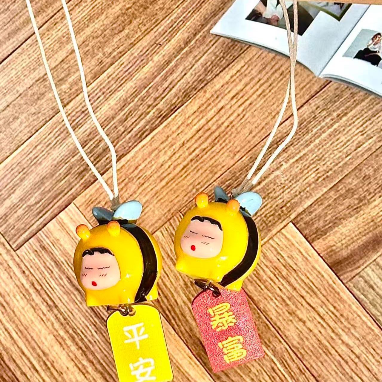 Crayon Shin-chan Bee Cosplay F - Interior Design Application recension och pris